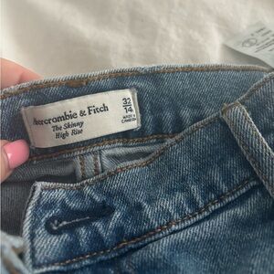 ABERCROMBIE SKINNY HIGH RISE
